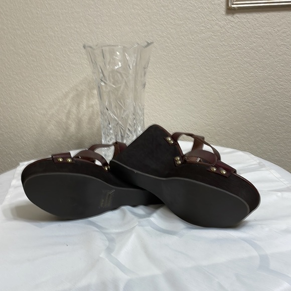 Shoes - Picture 4 of 4